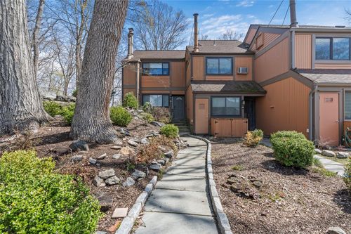 96 Round Hill Road Road, Greenburgh, NY, 10522 | Card Image