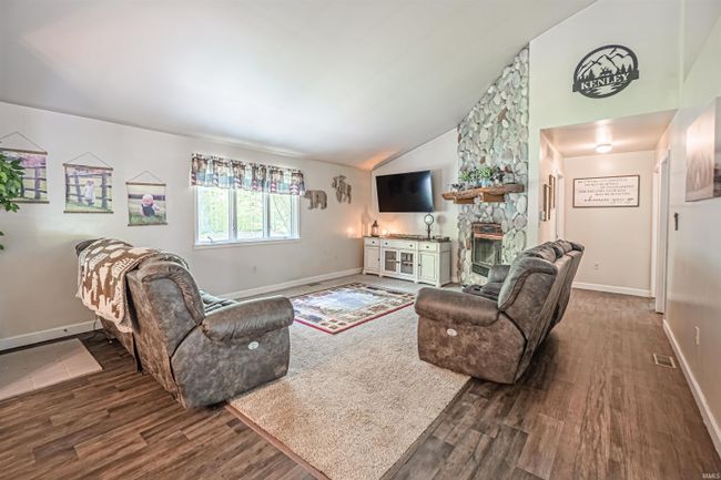 6345 E Malone Dr, House other with 3 bedrooms, 3 bathrooms and null parking in Winslow IN | Image 15