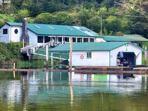 3062 S Tenmile Lk, Lakeside, OR, 97449-8636 | Card Image