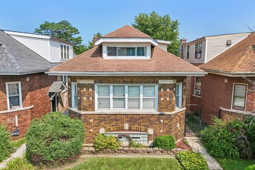 8745 S Sangamon St, CHICAGO, IL, 60620-3261 | Card Image