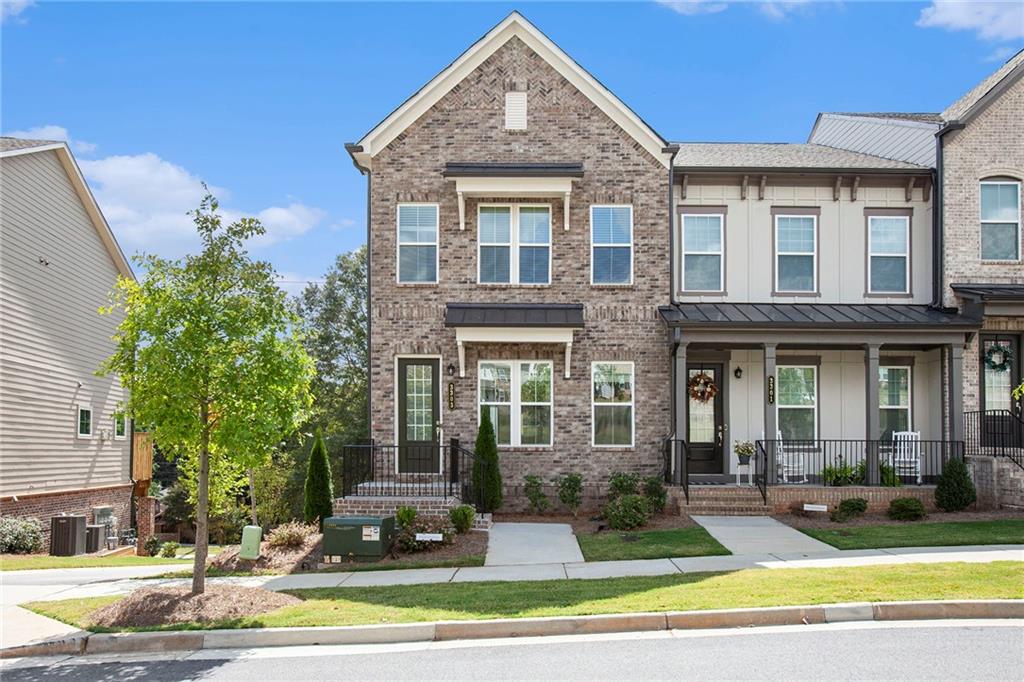 Park Pointe Cir, Scottdale, GA 30079