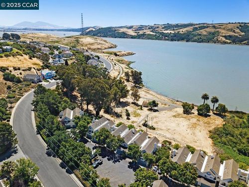 32 Shoal Dr E, Vallejo, CA, 94591-6949 | Card Image