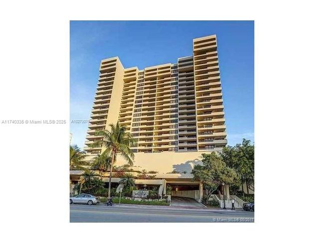 APT-1907 - 2555 Collins Ave, Condo with 2 bedrooms, 2 bathrooms and null parking in Miami Beach FL | Image 24