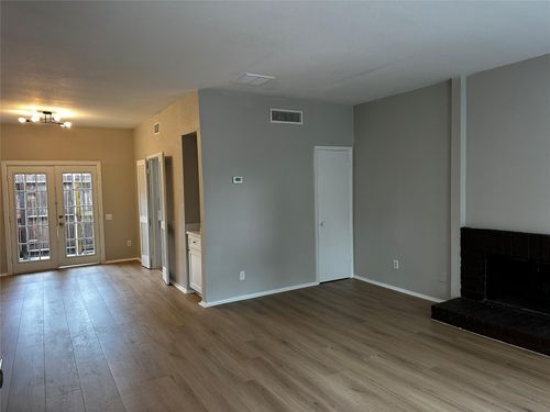 12-11710 Southlake Dr, Houston, TX, 77077-6723 | Card Image