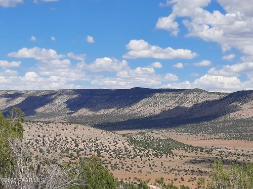 54731 N Royal View Dr, Seligman, AZ, 86337 | Card Image