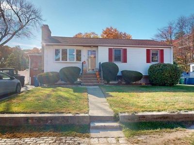 32 Hillcrest Rd, House other with 4 bedrooms, 2 bathrooms and 4 parking in Burlington MA | Image 1