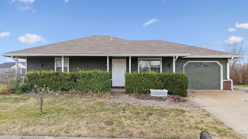 232 Eastmanor Cir, Pryor, OK, 74361-4420 | Card Image