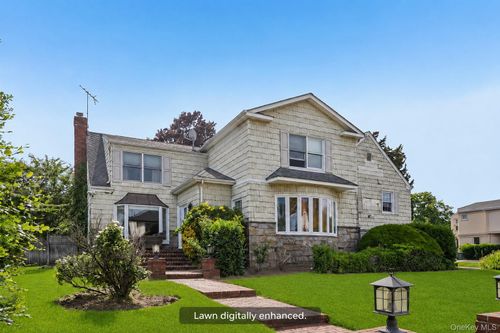 1304 Harbor Rd, Hewlett, NY, 11557-2639 | Card Image