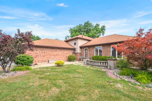 7048 Brementowne Rd, Tinley Park, IL, 60477-1639 | Card Image