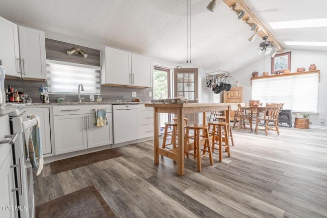 9266 Forest Rd, House other with 4 bedrooms, 4 bathrooms and null parking in Coeburn VA | Image 9