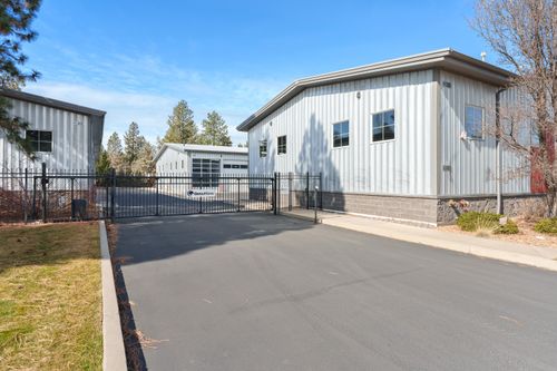 68083 Crusher Avenue, Bend, OR, 97703 | Card Image