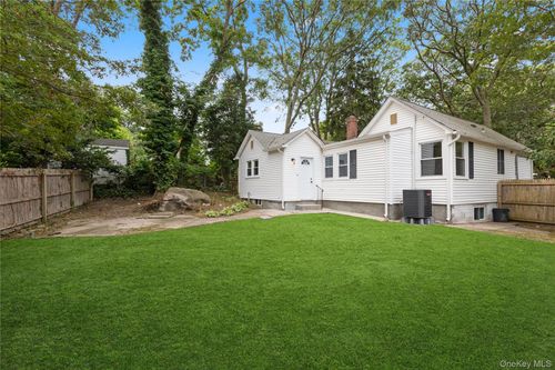 414 Echo Ave, Sound Beach, NY, 11789-1929 | Card Image