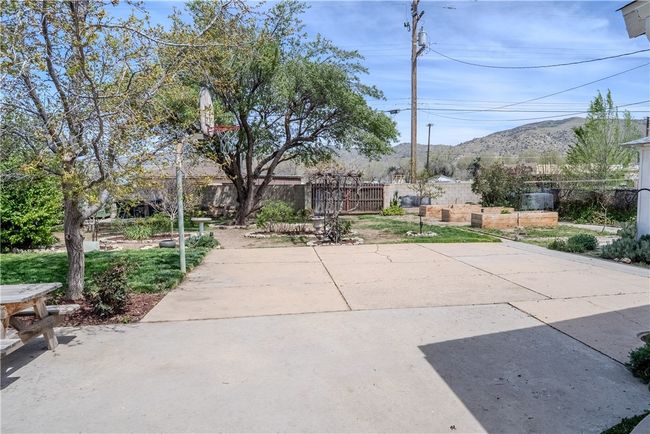 525 E F St, House other with 3 bedrooms, 2 bathrooms and 2 parking in Tehachapi CA | Image 32