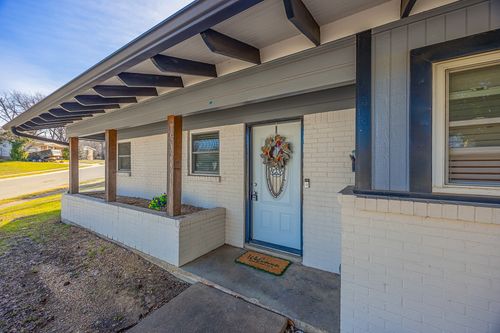 3517 Slade Blvd, Fort Worth, TX, 76116-6952 | Card Image