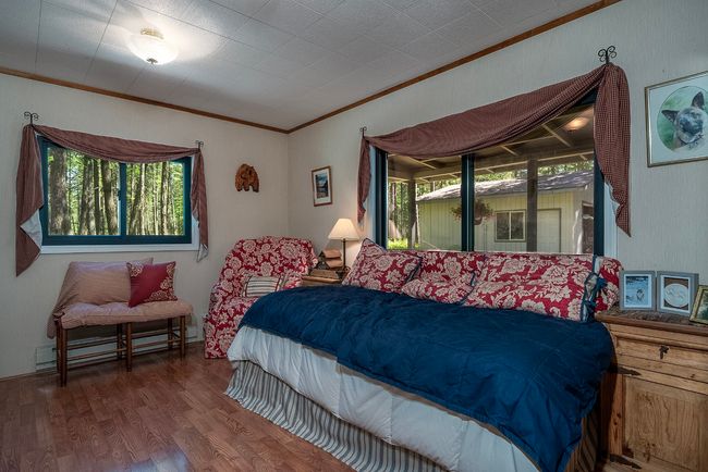 Room allows flexible living space | Image 17