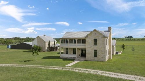 466 German Ln, Fredericksburg, TX, 78624-5363 | Card Image