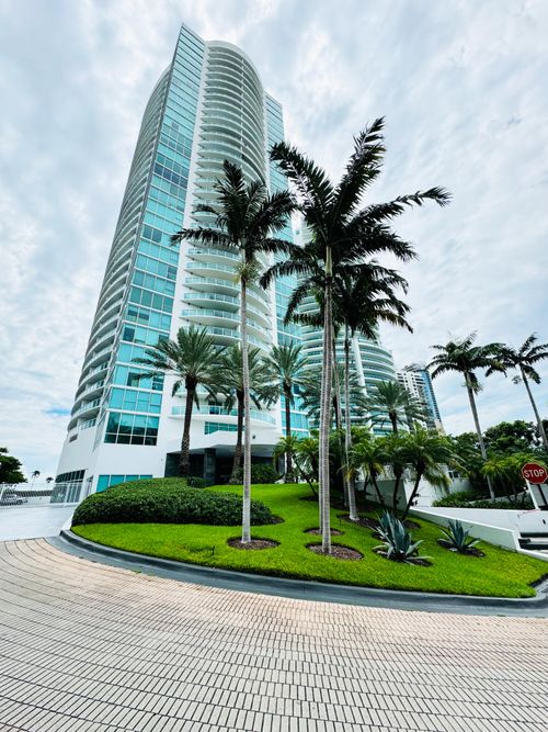801-2101 Brickell Ave, Miami, FL, 33129-2128 | Card Image