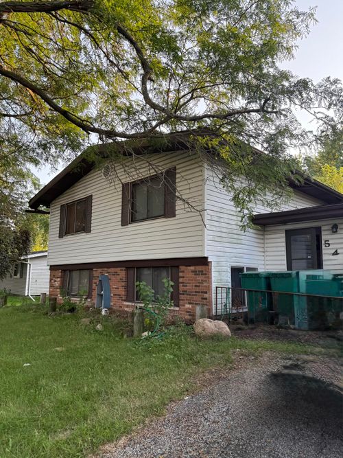 542 Robyn Rd, Valparaiso, IN, 46385 | Card Image