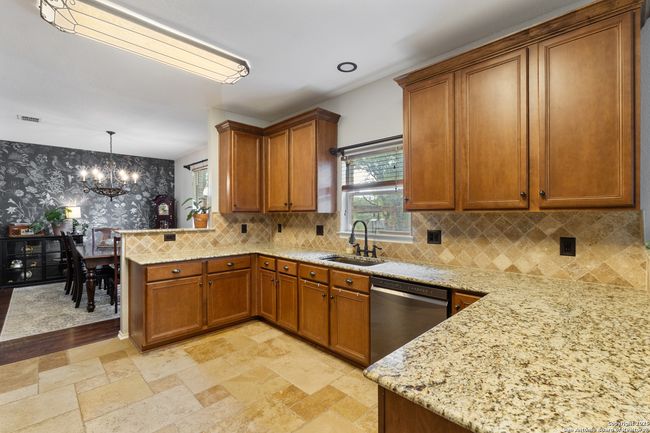 8902 Burnt Path, House other with 3 bedrooms, 3 bathrooms and null parking in Helotes TX | Image 10