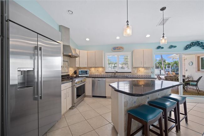 519 74 Th St, House other with 3 bedrooms, 3 bathrooms and null parking in HOLMES BEACH FL | Image 11