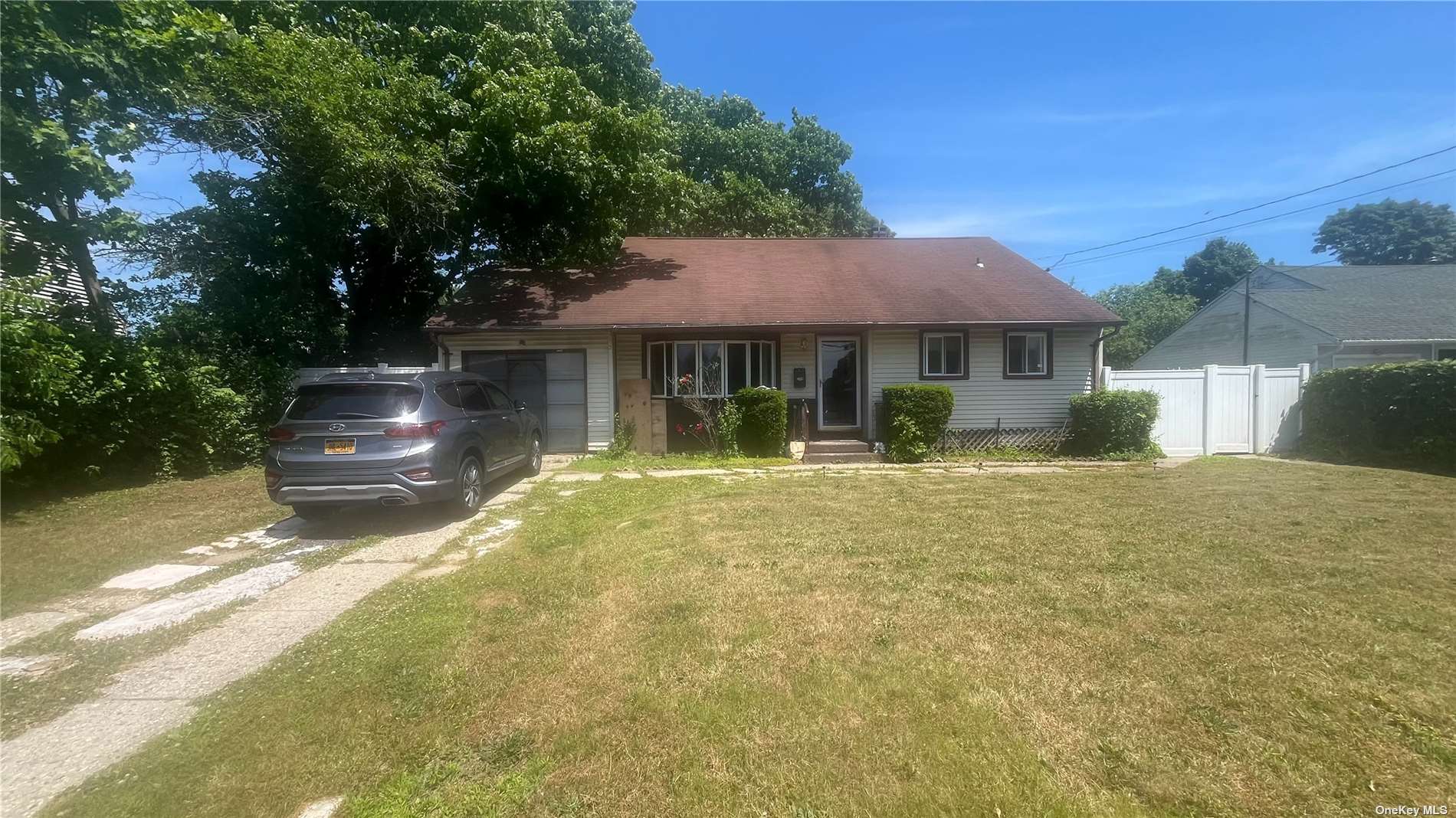 Princeton St, Bay Shore, NY 11706