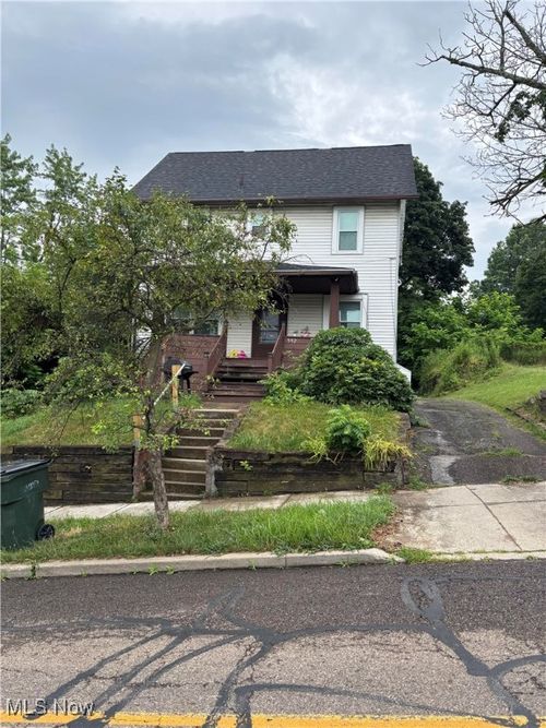 992 5th Ave, Akron, OH, 44306-1568 | Card Image