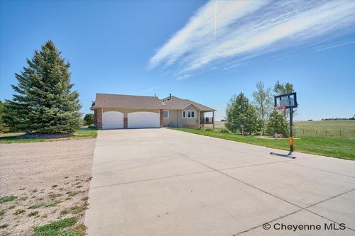 10423 Beartooth Dr, Cheyenne, WY, 82009-8629 | Card Image