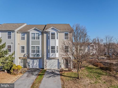 56 Foal Ln, MARTINSBURG, WV, 25405-2562 | Card Image