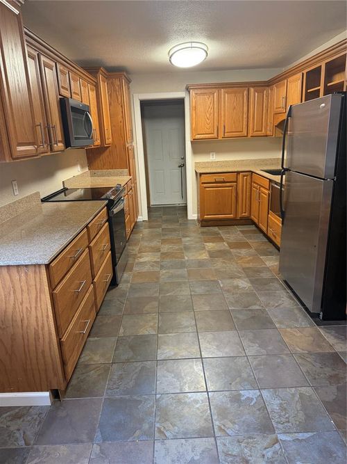 6813 Lancer Ln, Oklahoma City, OK, 73132-6033 | Card Image