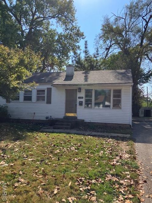 11218 Saint Shawn Ln, Saint Ann, MO, 63074-1121 | Card Image