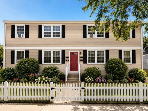 3-45 Hammond St, Newport, RI, 02840-4081 | Card Image