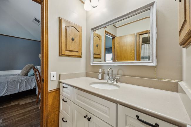 Jack and Jill Style Bathroom off Secondary Beds | Image 28