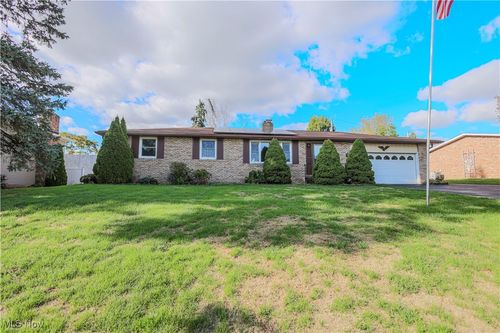 1561 Noel St, Louisville, OH, 44641-8714 | Card Image