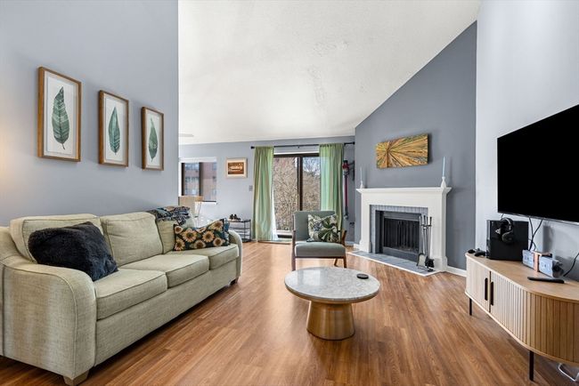 APT-201 - 9 Barton Sq, Condo with 2 bedrooms, 2 bathrooms and 1 parking in Salem MA | Image 4
