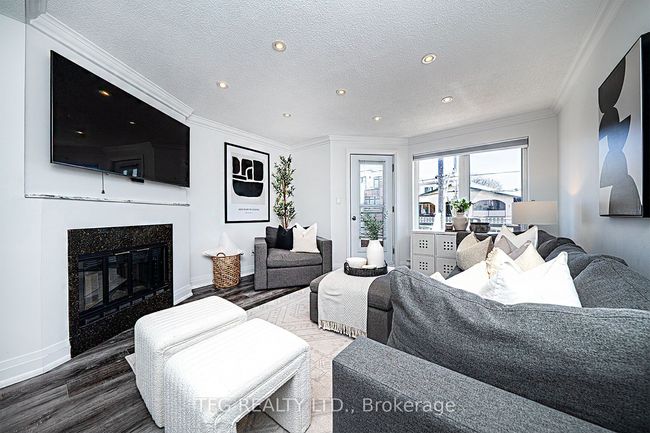 7 - 120 Glen Manor Dr, Condo with 2 bedrooms, 2 bathrooms and 1 parking in Toronto ON | Image 15