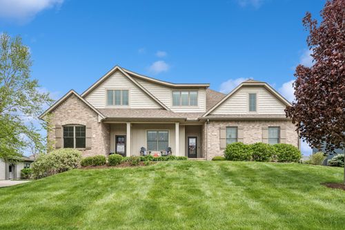 6858 Grover Station, Bettendorf, IA, 52722 | Card Image