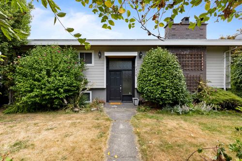 1310 Parker St, White Rock, BC, V4B4S3 | Card Image