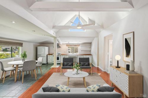 18450 Lucas Ave, Sonoma, CA, 95476-4237 | Card Image