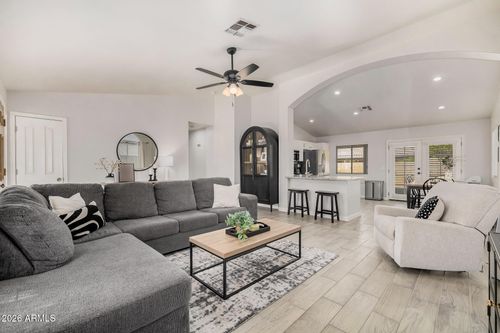 2284 E Stottler Dr, Gilbert, AZ, 85296-3917 | Card Image