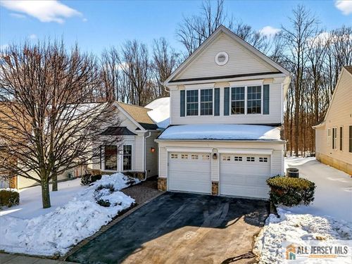38 Edgemere Dr, KENDALL PARK, NJ, 08824-7000 | Card Image