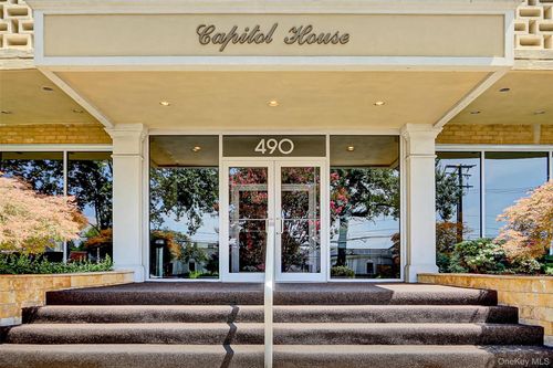 apt-218-490 Atlantic Ave, East Rockaway, NY, 11518-1441 | Card Image