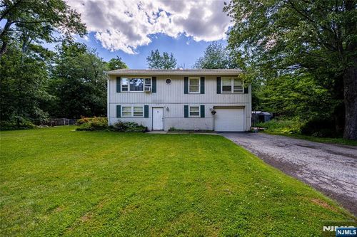 103 Alturas Rd, Highland Lakes, NJ, 07422-2058 | Card Image