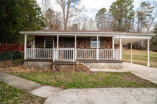 813 Severt Cir, Lenoir, NC, 28645-8265 | Card Image