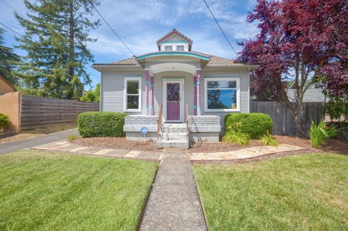 310 Nw Manzanita Ave, Grants Pass, OR, 97526-1110 | Card Image