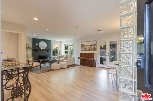 7537 Quimby Ave, West Hills, CA, 91307-1529 | Card Image