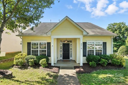 8710 Arrowhead Place Ln, Cornelius, NC, 28031-5755 | Card Image