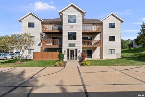 4600 Grand Ave, Davenport, IA, 52807-1054 | Card Image