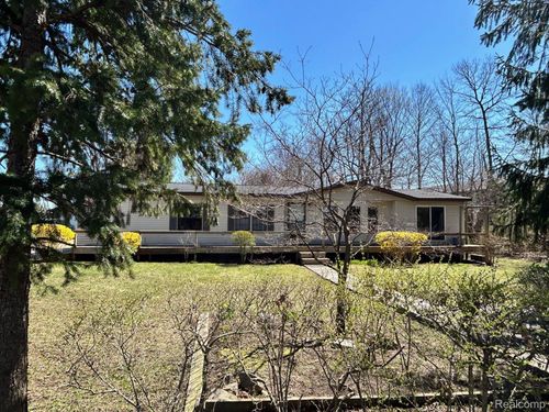 1877 S Almont Ave, Imlay City, MI, 48444-9759 | Card Image