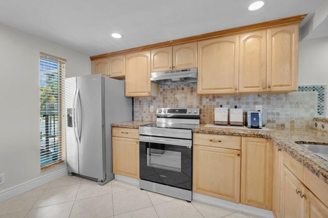 UNIT-206 - 18 Royal Palm Way, Condo with 1 bedrooms, 2 bathrooms and null parking in Boca Raton FL | Image 10