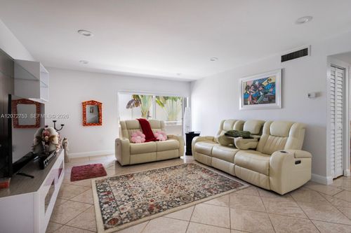 c-218-7757 Sw 86th St, Miami, FL, 33143-7289 | Card Image